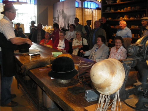 20131005-Club-Des-Amis-Retraites-Musee-Du-Chapeau